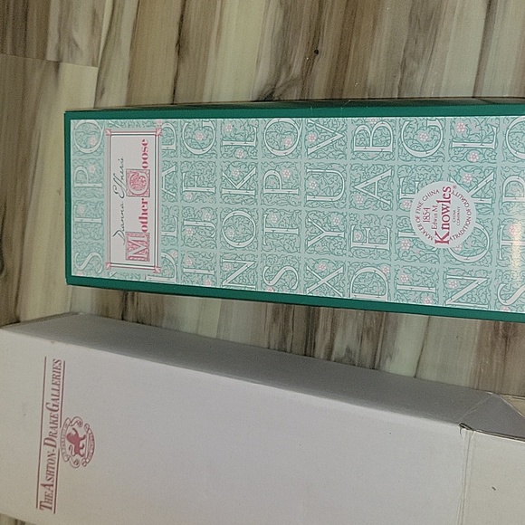 NWT "Mary Mary Quite Contrary" Mother Goose Porcelain Doll - Picture 15 of 16